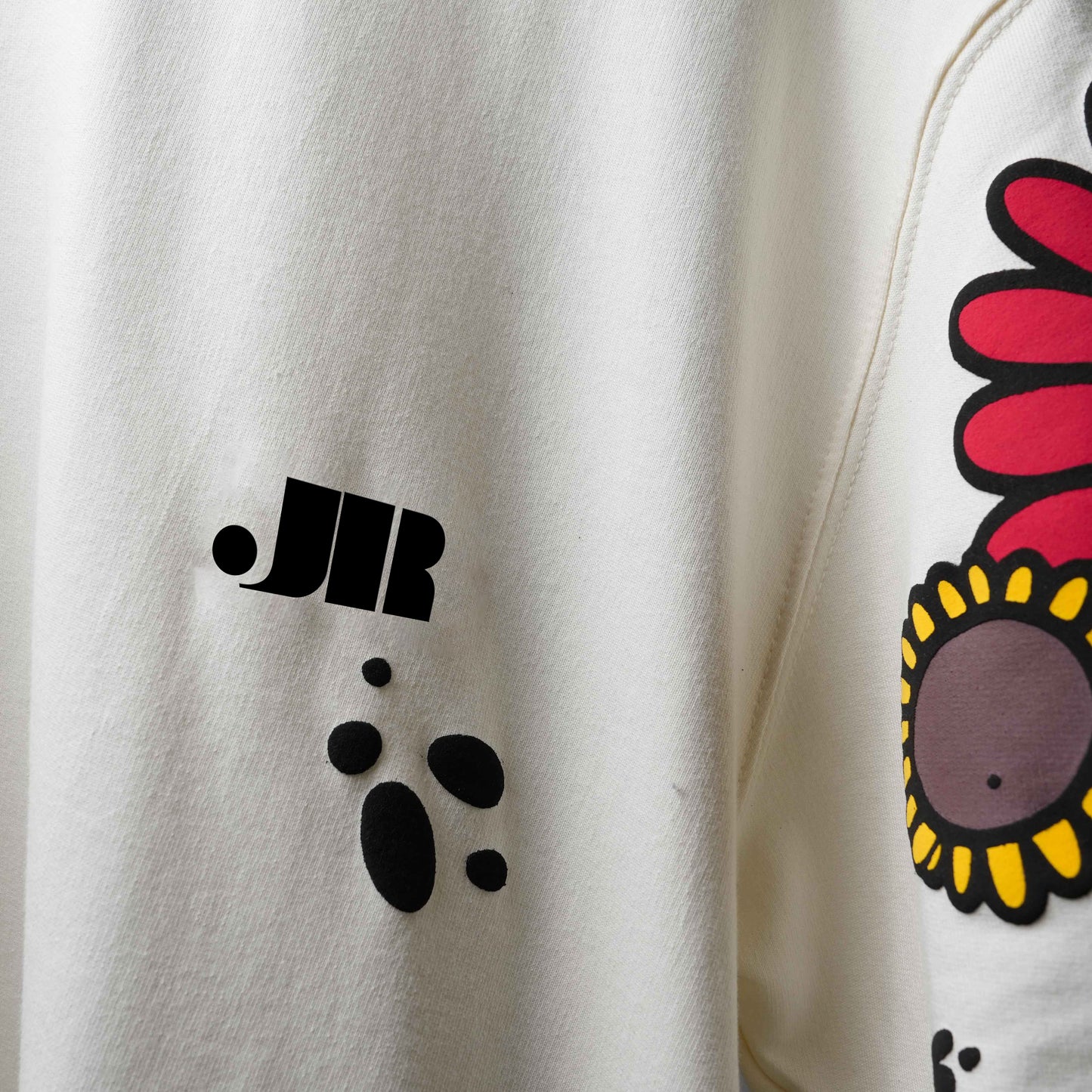 White BUTTERFLY PAWS T-SHIRT (UNISEX)